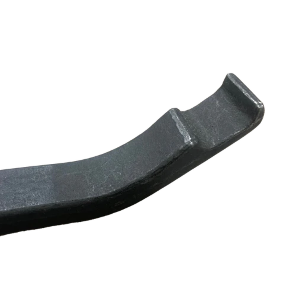 MICHELIN Commercial Tyre Lever 800mm – Close-up of one end claw for tyre bead removal